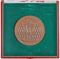 Bozó Gyula (1913-2004) 1985. "Lékai László esztergomi érsek" öntött Br plakett, eredeti dí...