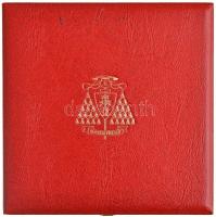 Bozó Gyula (1913-2004) 1985. "Lékai László esztergomi érsek" öntött Br plakett, eredeti dí...