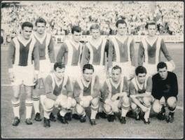 1965 A Ferencvárosi Tornaegylet focicsapatának csoportképe (Varga Zoltán, Albert Flórián)