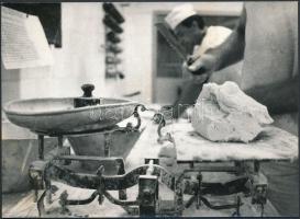 Kenyérüzemben, fotó, 13×18 cm
