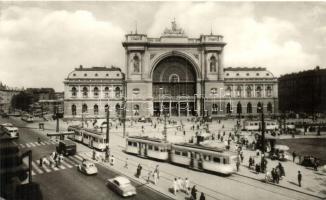 Budapest VII. Keleti pályaudvar, villamosok, Képzőművészeti Alap Kiadóvállalat