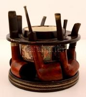 Pipagyűjtemény különféle márkájú és anyagú pipákkal, pipatartókkal, pipaszurkálókkal,  összesen:12+ ...