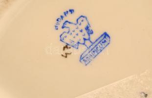 2 db Aquincumi porcelán: háromszögletű tálka, 10×10 cm, kis háromszögletű tartó, 7×7 cm, matricásak,...