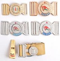 ~1970-1980. Vegyes Kisdobos, Úttörő és Ifjú Gárda övcsatok + 1db műanyag Úttörő síp T:2,2-