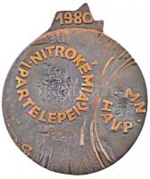 1980. "Nitrokémia Ipartelepek - MN HÁVP" öntött Br emlékplakett. Szign.: B(?) (721g/115x98...