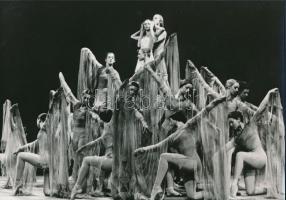 1979 Budapest, Operaház, szovjet balett együttes Angara című előadása, vintage fotó, 16,5x23,5 cm