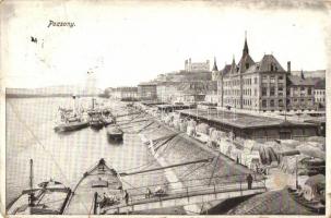 Pozsony, Pressburg, Bratislava; rakpart uszályokkal / wharf with barges (EB)
