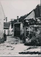 1930 Budapest, Tabán, Cipő utca, feliratozott vintage fotó, háttérben a Gellért szobor részlete, 23x17 cm