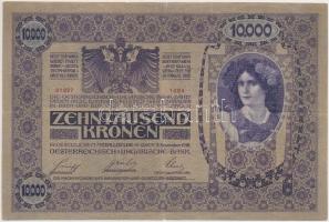 1918. 10.000K piros "MAGYARORSZÁG" felülbélyegzéssel T:III kis szakadás