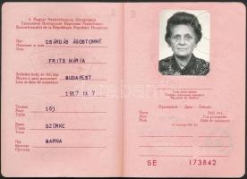 1975 "Piros" útlevél, Magyar Népköztársaság által kiállítva, 13x9cm