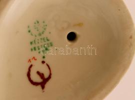 Hollóházi gyöngytyúk-pár, kézzel festett, jelzett, nagyon apró kopásnyomokkal, m: 19 cm