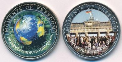 Libéria 2001. 10$ "Szabadság pillanatai - A kommunikáció szabadsága 21. sz." multicolor + 10$ "Szabadság pillanatai - A berlini fal leomlása 1989." multicolor T:PP,1-(PP) ujjlenyomat  Liberia 2001. 10 Dollars "Moments of Freedom - Freedom of Communication 21st cent." multicolor + 10 Dollars "Moments of Freedom - Fall of the Berlin Wall 1989." multicolor C:PP,AU(PP) fingerprint