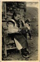 Rahó, Rakhiv; Hucul gyerekek, Huculske deti / Hutsul children, folklore (ázott sarok / wet corner)