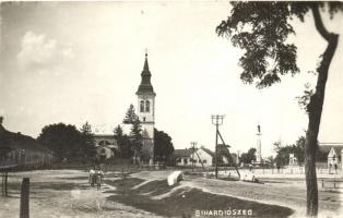 Bihardiószeg, Diosig; tér, templom, országzászló / square, church, Hungarian flag, photo (fa)