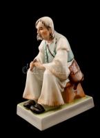 Zsolnay szalonnázó paraszt, kézzel festett, jelzett, hibátlan/ 
Hand painted Zsolnay porcelain figu...