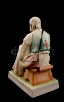 Zsolnay szalonnázó paraszt, kézzel festett, jelzett, hibátlan/ 
Hand painted Zsolnay porcelain figu...