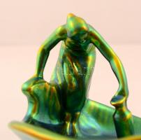 Zsolnay eozin mázas asztali kínáló korsót merítő nő jelenettel, hibátlan, jelzett, 15x10 cm