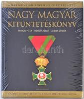 Bodrogi Péter, Molnár József, Zeidler Sándor: Nagy magyar kitüntetéskönyv. A magyar állam rendjelei és kitüntetései a Szent György-rendtől a Nagy Imre-érdemrendig. Bp., 2005, Rubicon. Bontatlan csomagolásban, kiadói kartonált kötés, bontatlan, új állapotban