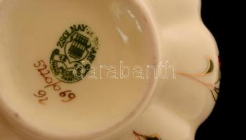 Zsolnay virág mintás váza, kézzel festett, jelzett, hibátlan, m.6 cm, d:10 cm