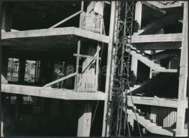 cca 1978-1983 11 db Ganz-MÁVAG fotók, egy kivételével mindnek a hátán bélyegzővel (Ganz-MÁVAG Híd Gy...