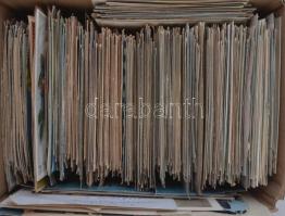 833 db MODERN magyar és külföldi városképes és motívumos képeslap, több 1950-es évekbeli képeslappal...