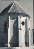 7 db Művészfotó, különféle művészektől, egy kartonra ragasztva, ötnek a hátoldalán feliratozás, fotó...