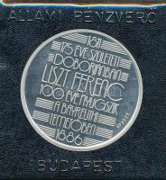 Fülöp Zoltán (1951-) 1986. "175 éve született Doborjánban Liszt Ferenc - 100 éve nyugszik a bayreuthi temetőben" Ag emlékérem tanusítvánnyal APV tokban (12g/0,925/32mm) T:1(PP)