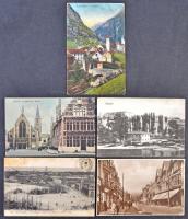 275 db régi vegyes külföldi városképes lap, benne tengerentúli is. Érdekes anyag!