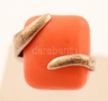 Ezüst (Ag.) gyűrű, jelzett, szintetikus kövekkel, méret:52 , bruttó:7,4 g