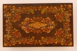 Díszes fa doboz, 26×16 cm