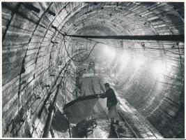 1968 Épül a metró. 24x16 cm