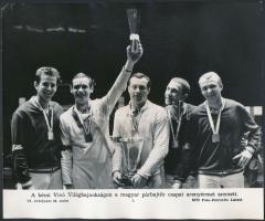 cca 1965 Világbajnok magyar párbajtőrcsapat. MTI sajtófotó 24x16 cm