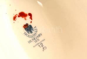 Hollóházi kottát olvasó hölgy és mandolinon játszó ifjú (2db) kézzel festett, jelzett, hibátlan, m:2...