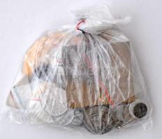 Vegyes pénzérme, kitüntetés, jelvény és plakett tétel ~710g súlyban, rendkívül tartalmas tétel, benn...