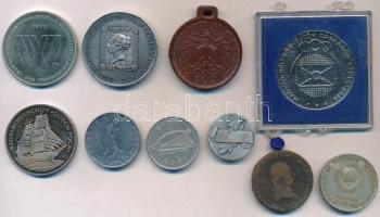 10db-os magyar és külföldi fémpénz és emlékérem, közte Iván István (1905-1968) 1963. "Socphilex...