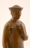 Olcsai Kiss Zoltán (1895-1981): Juhász. Bronz, jelzett, márvány talapzaton, m:17 cm