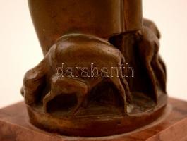 Olcsai Kiss Zoltán (1895-1981): Juhász. Bronz, jelzett, márvány talapzaton, m:17 cm