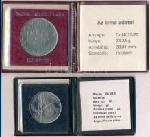 1981. 100Ft Ni "FAO (I.)" + 1983. 100Ft Cu-Ni "FAO (II.), eredeti tokban, tanúsítvánn...