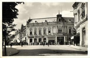 Losonc, Lucenec; Köztársaság tér és Fő utca, Eugen Singer, Redlinger és Tarjányi üzlete / square, street, shops