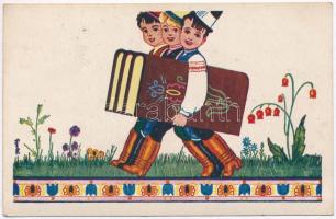 10 db RÉGI és MODERN folklór motívumos képeslap, kézzel készült tartóban / 10 pre-1945 and modern fo...