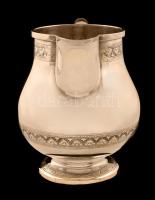 Ezüst (Ag.) kis kiöntő fa fogantyúval, jelzett, m:10 cm, bruttó: 183 g