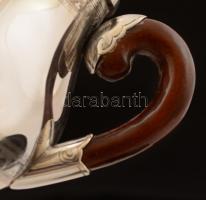 Ezüst (Ag.) kis kiöntő fa fogantyúval, jelzett, m:10 cm, bruttó: 183 g