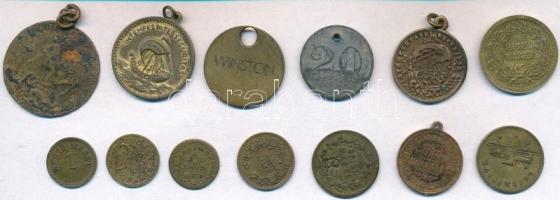 13db-os vegyes külföldi 19. századi játékpénz és zseton, valamint Szent György érme tétel T:vegyes
...