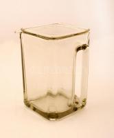 Üveg kiöntő, üveg tetővel, sérüléssel az egyik sarkán, m: 19 cm., d: 12 cm.