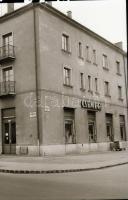 cca 1966-1970 Budapesti épületek (pontos címekkel a negatívtartó tasakon), 7 db szabadon felhasználh...