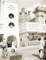 cca 1939 Budapesti Nemzetközi Vásáron készült 13 db vintage negatív, 6x4,5 cm