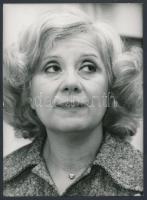 Ruttkai Éva színésznő, Székely Tamás fotója, hátulján pecséttel jelzett, 18×13 cm