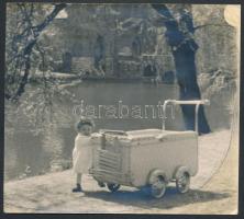 4 db különféle fotó: Nagy Imre, Városliget, stb., egy részük modern nagyítás, különböző méretben