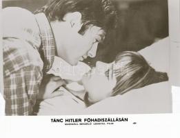 ,,Tánc Hitler főhadiszállásán" című film egyes jeleneteit és színészeit ábrázoló negatívok, eze...