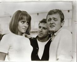 ,,Tánc Hitler főhadiszállásán" című film egyes jeleneteit és színészeit ábrázoló negatívok, eze...